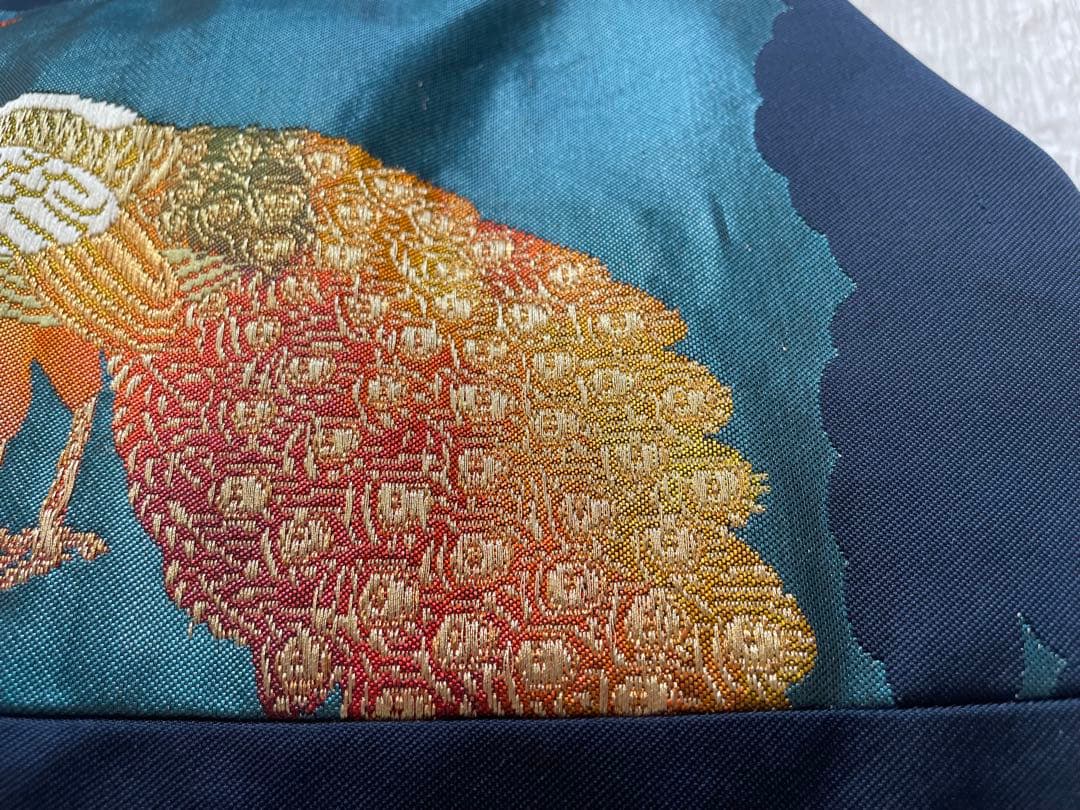 古布リメイクがま口バッグ　名古屋帯地　孔雀　刺繍
