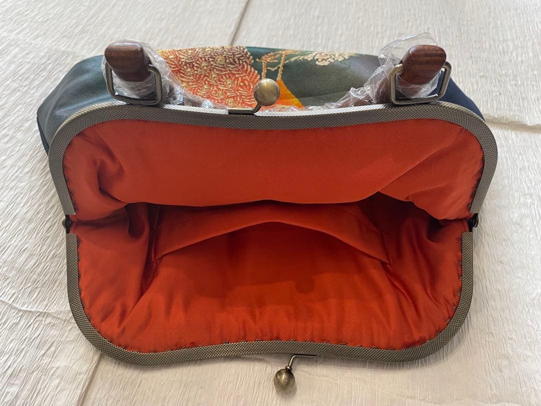 古布リメイクがま口バッグ　名古屋帯地　孔雀　刺繍