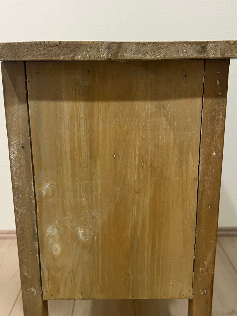 【Sale最終価格】 脚のアイアン飾りが素敵な脚飾付フレンチキャビネット