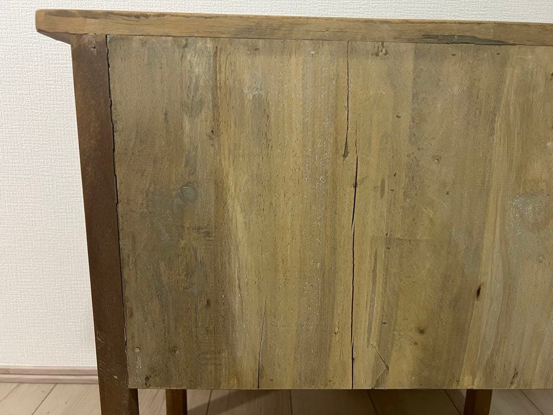 【Sale最終価格】 脚のアイアン飾りが素敵な脚飾付フレンチキャビネット