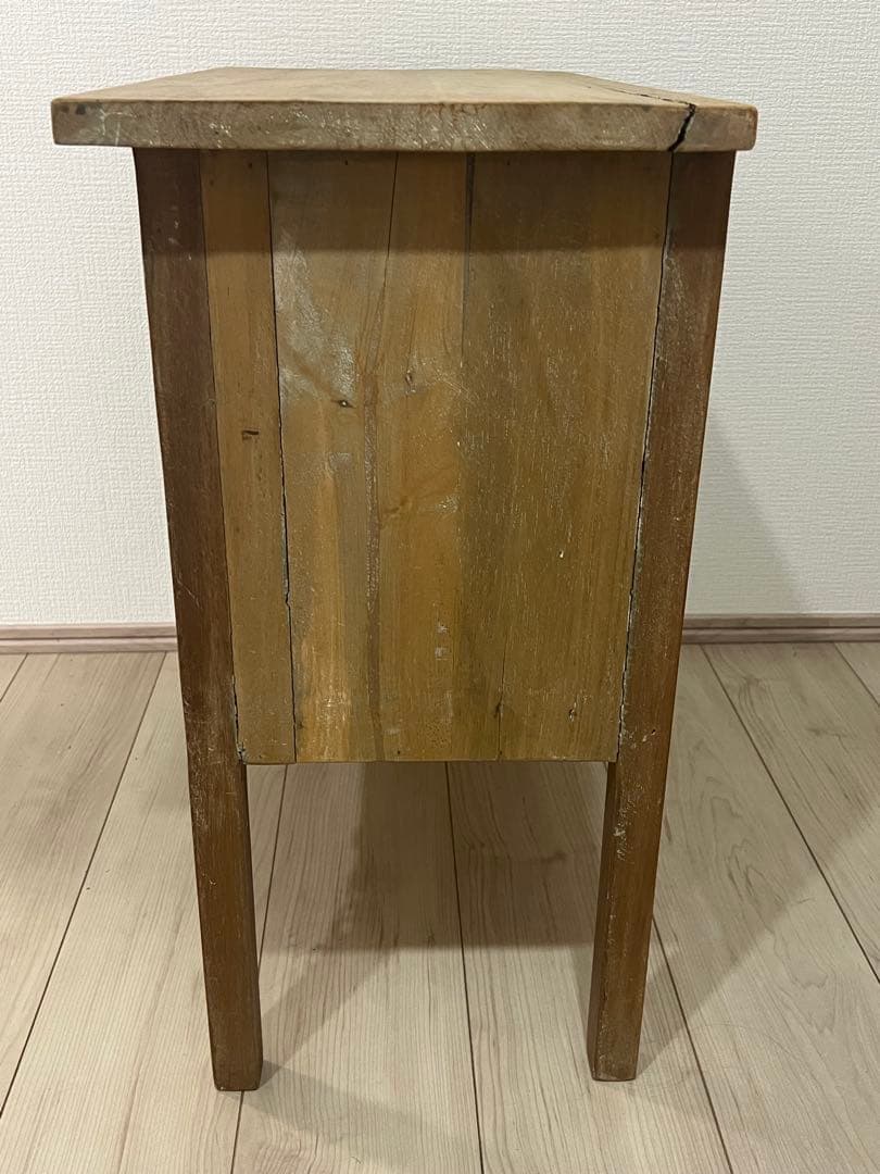 【Sale最終価格】 脚のアイアン飾りが素敵な脚飾付フレンチキャビネット