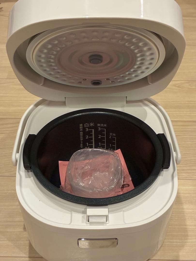シャープ 炊飯器 3合 ホワイト