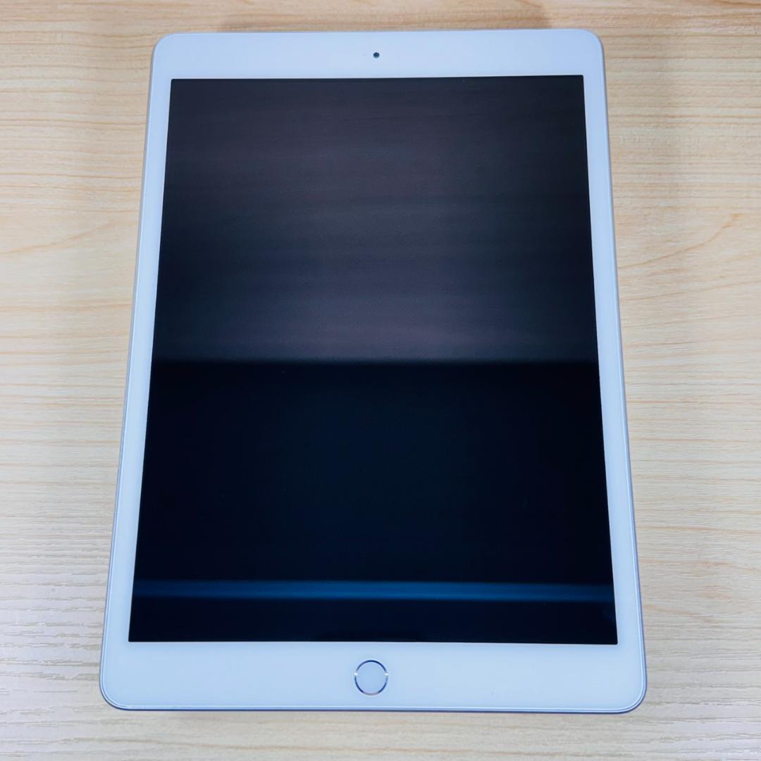 P238 超美品 iPad 第7世代 32GB おまけ付き