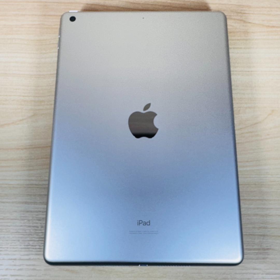 P238 超美品 iPad 第7世代 32GB おまけ付き