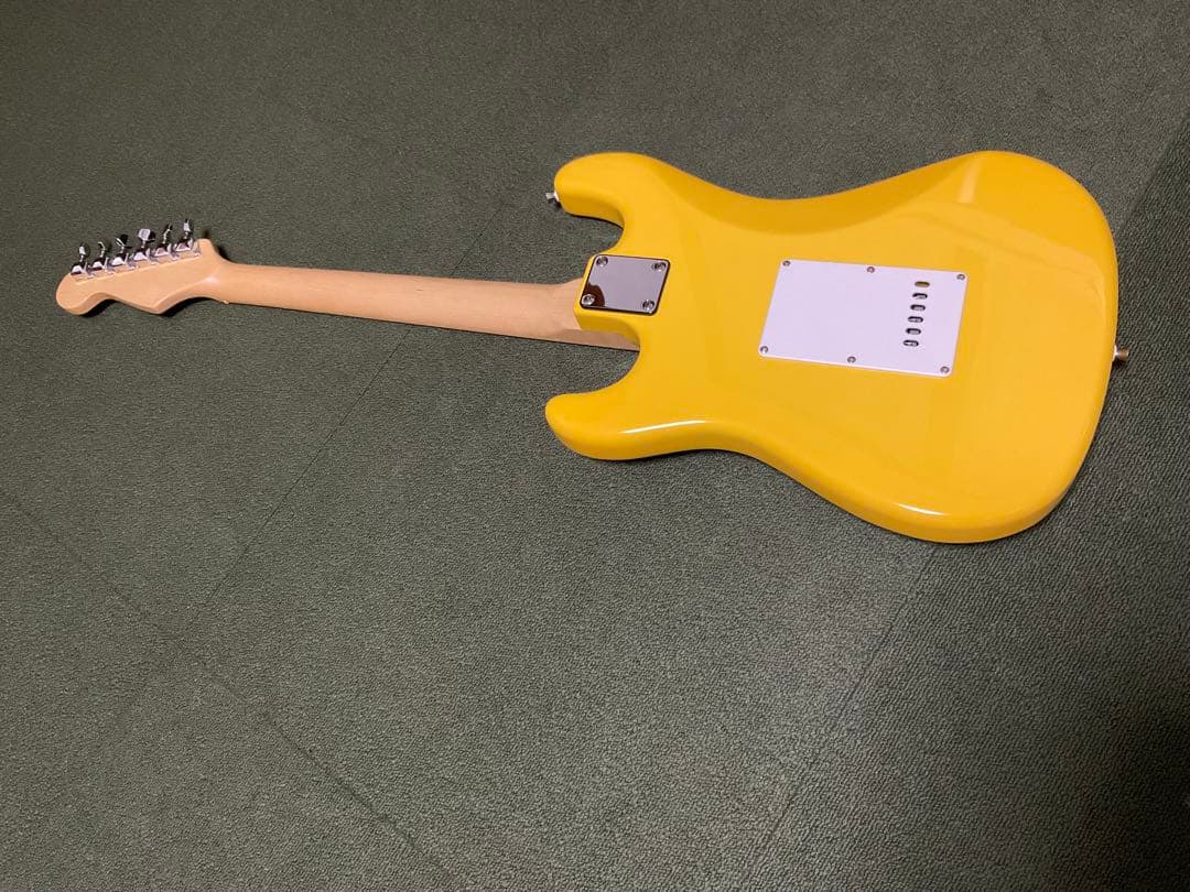 ストラトキャスター　タイプ　イエロー　美品