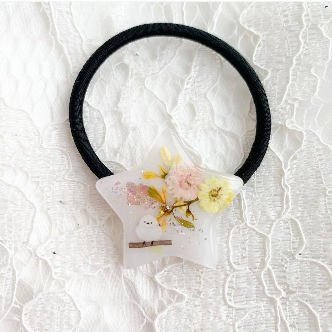 【3549】シマエナガ ペールカラーのお花入りホワイト星型☆ヘアアクセサリー