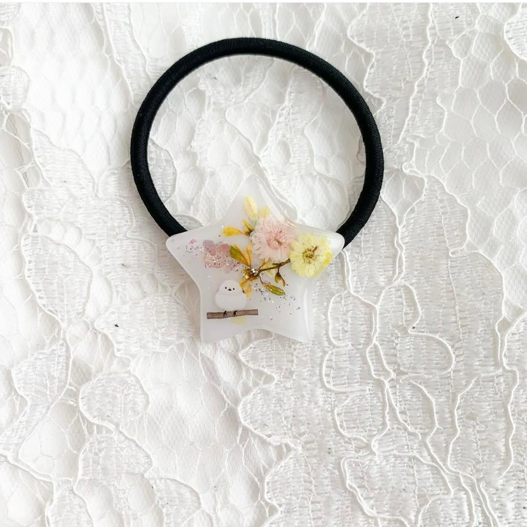 【3549】シマエナガ ペールカラーのお花入りホワイト星型☆ヘアアクセサリー