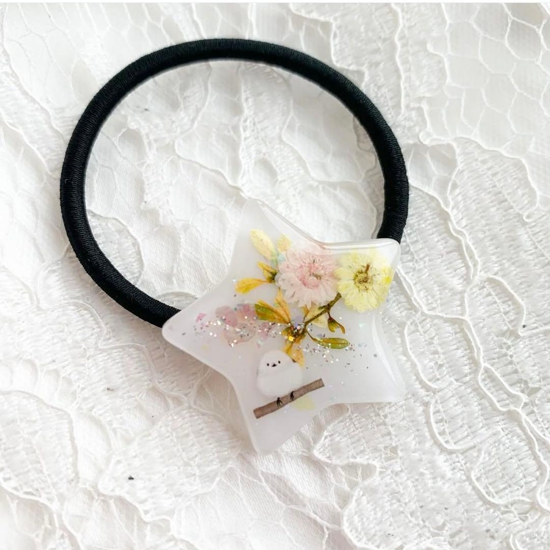 【3549】シマエナガ ペールカラーのお花入りホワイト星型☆ヘアアクセサリー