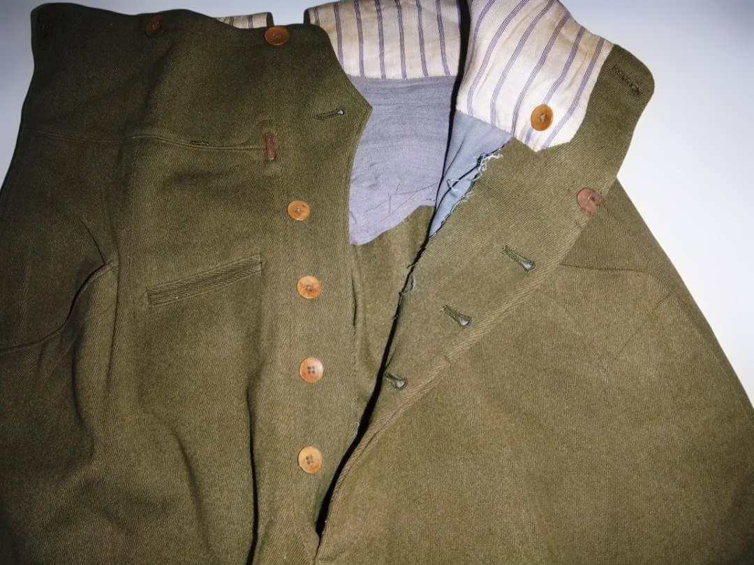 た*こ様 旧日本陸軍「将校用　九八式軍衣袴　制服上下」中古品
