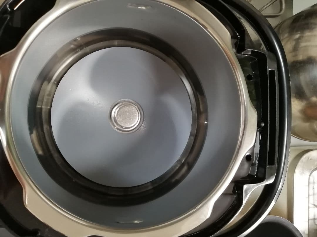 大幅値下げ新品未使用コイズミ電気圧力鍋1.6L メニューレシピ付KSC-3501