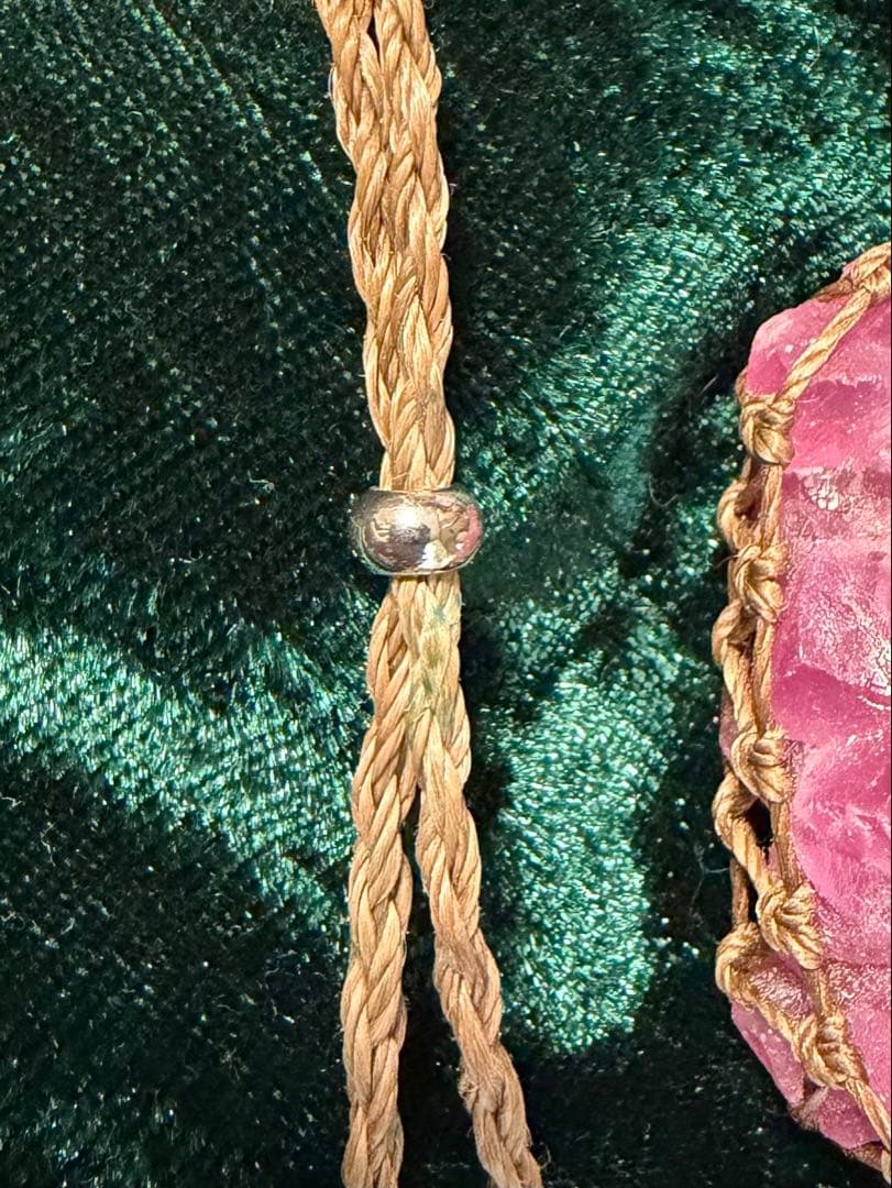 マゼンタカルサイト　ピンクコバルトカルサイト　原石　マクラメ編みネックレス