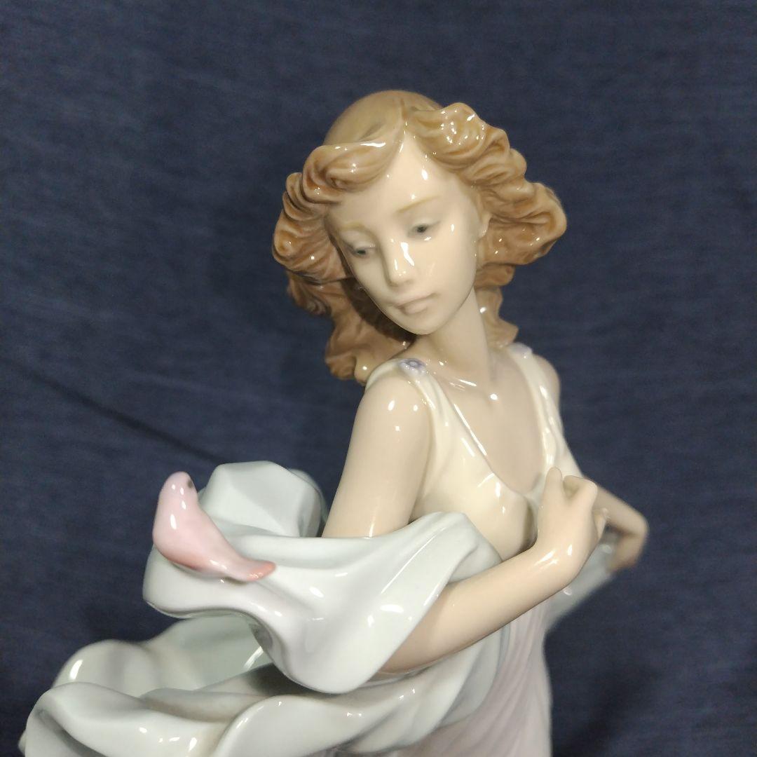 リヤドロ フィギュリン 夏のセレナーデ 6193