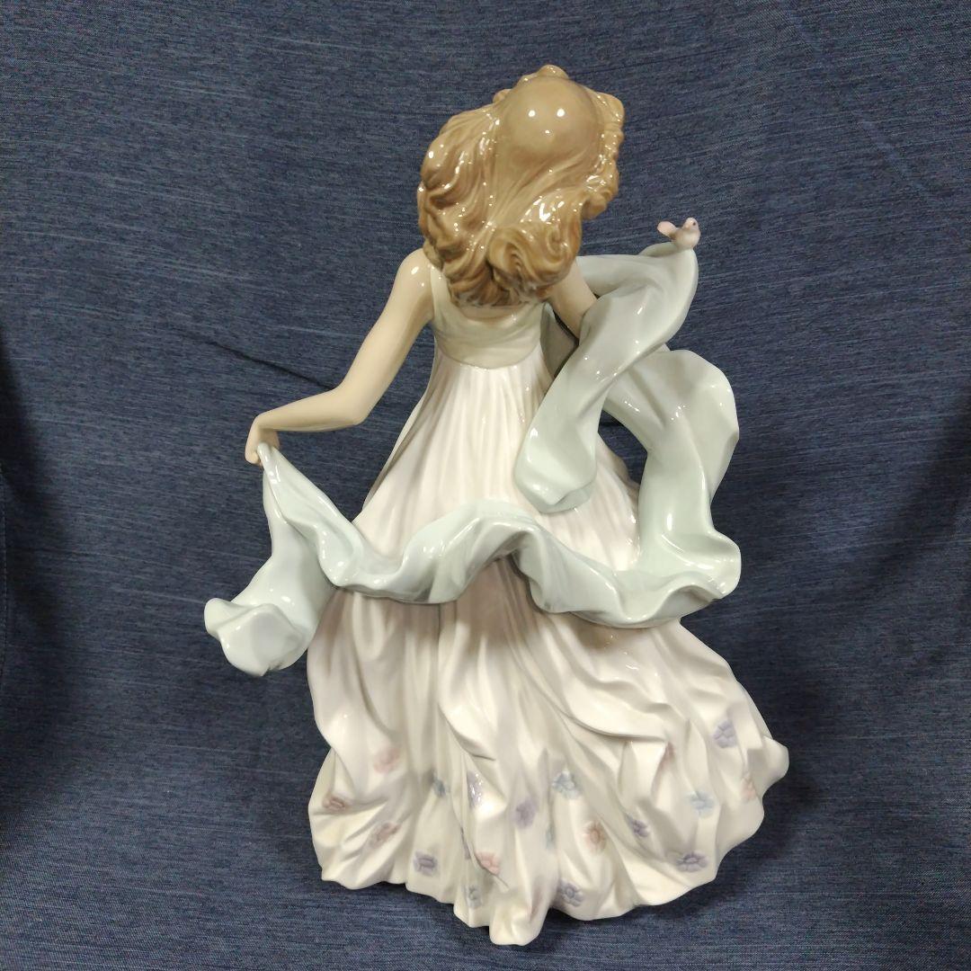 リヤドロ フィギュリン 夏のセレナーデ 6193