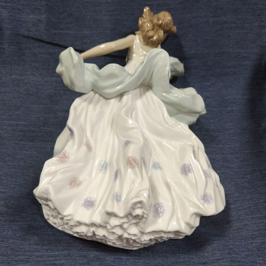 リヤドロ フィギュリン 夏のセレナーデ 6193