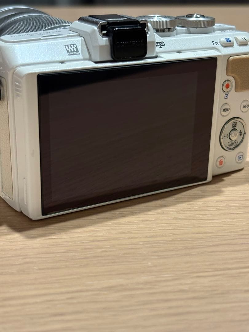 ✨wi-fi✨オリンパスペン e-PL7 40-150mmレンズ付き