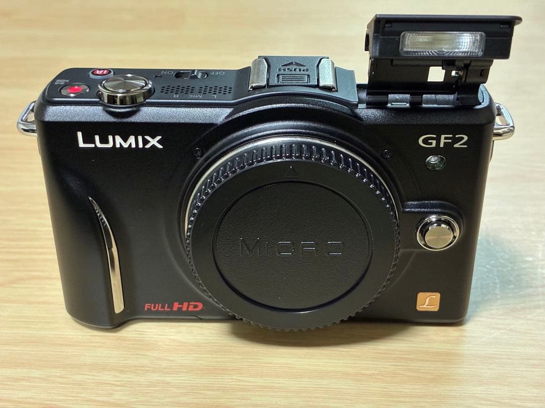 【美品】パナソニック LUMIX GF2 ダブルレンズキット　おまけ付き