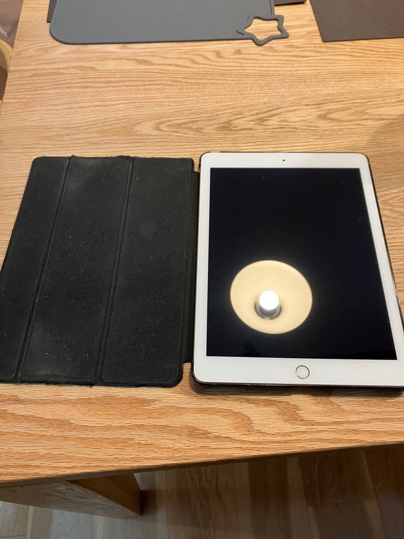 Apple iPad ゴールド 第5世代　32GB 箱付き