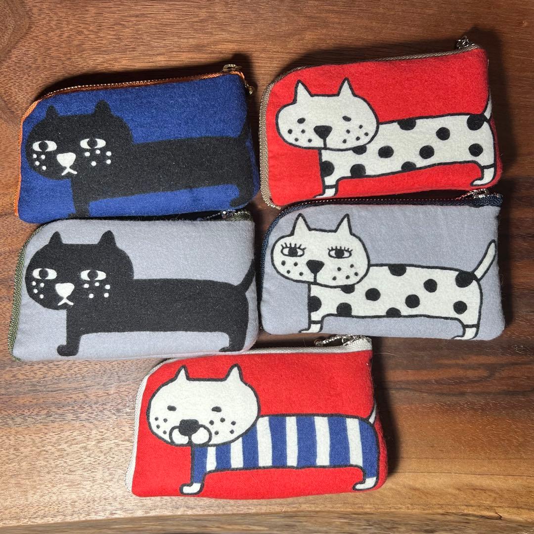 キラキラ⭐️　インド刺繍ポーチ中&ぷっくりポーチ