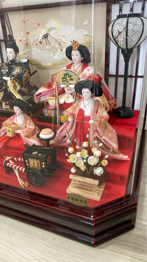 アクリルケース入 雛人形 五人飾り 鶴の刺繍屏風付 伝統美漂う逸品 桃の節句
