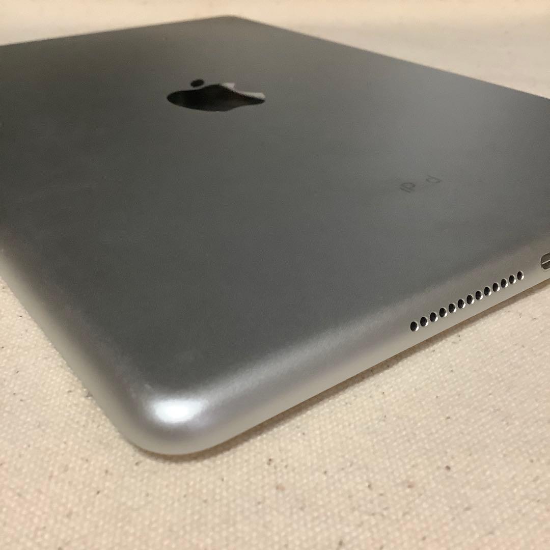 Apple iPad 第5世代 Wi-Fi専用モデル 32GB　電池92％