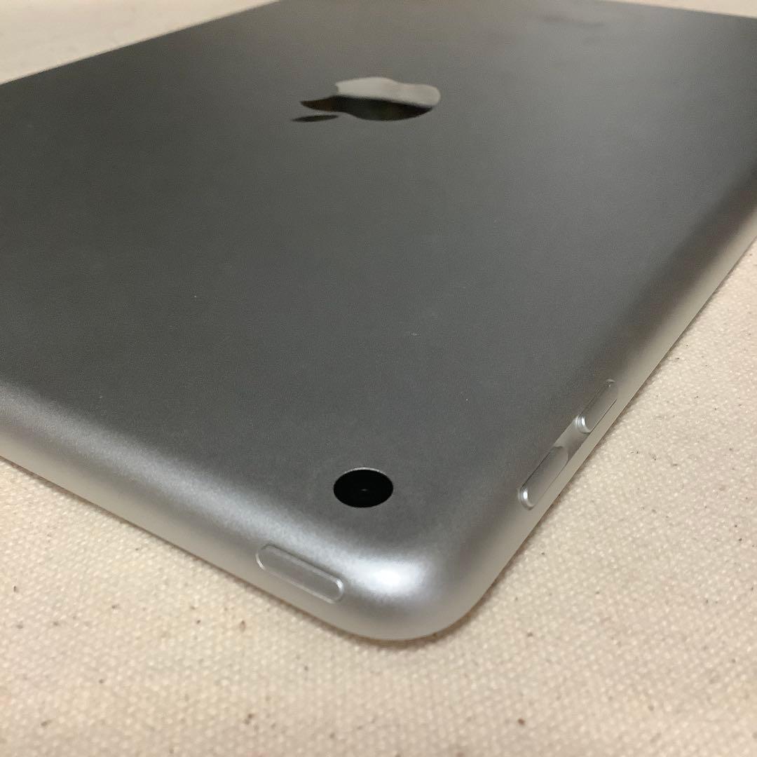 Apple iPad 第5世代 Wi-Fi専用モデル 32GB　電池92％