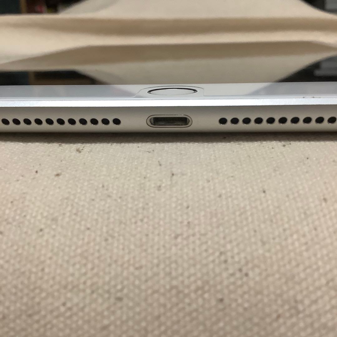 Apple iPad 第5世代 Wi-Fi専用モデル 32GB　電池92％