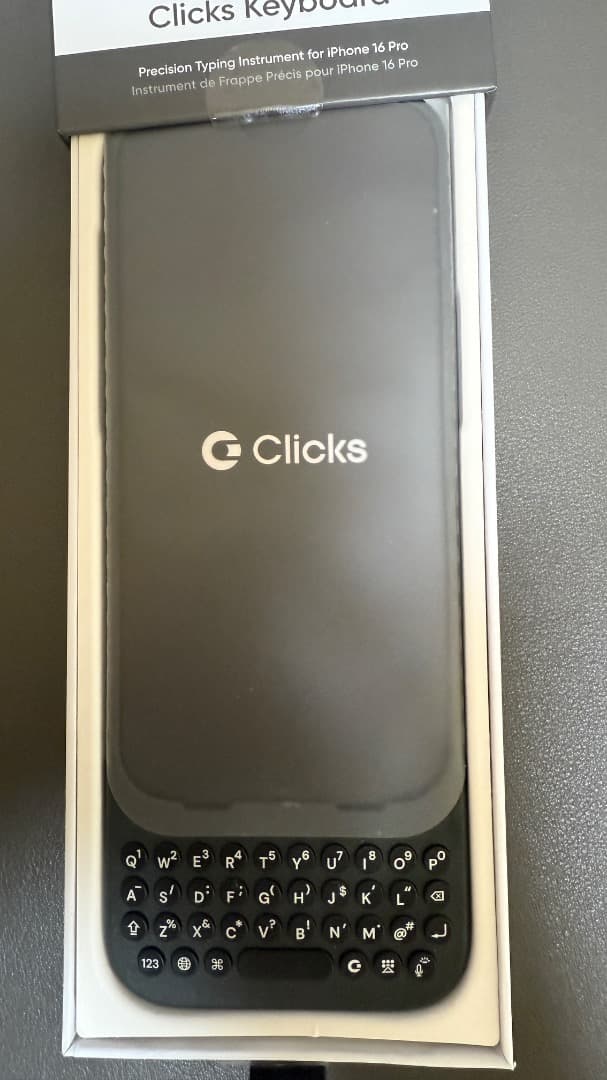 Clicks Keyboard iPhone16 Pro用ケース 色：オニキス