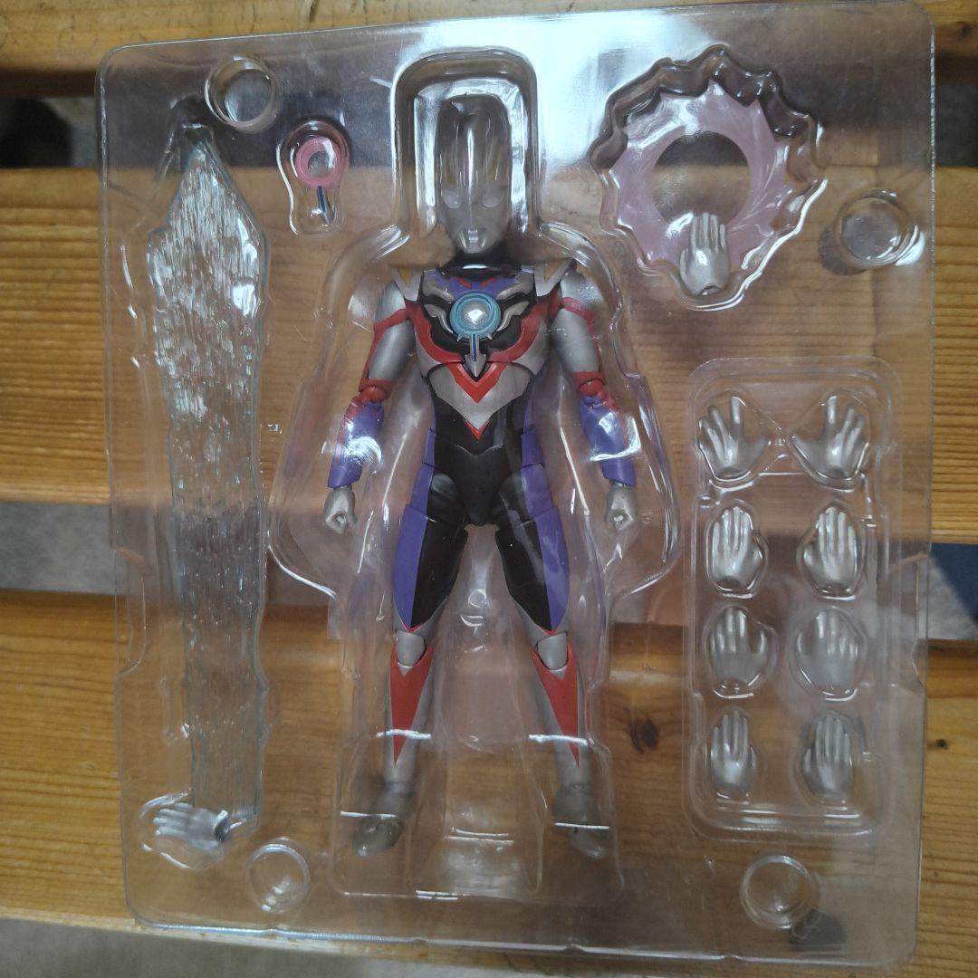 ULTRAMAN ORB SPACIUM ZEPHYRION フィギュアーツ