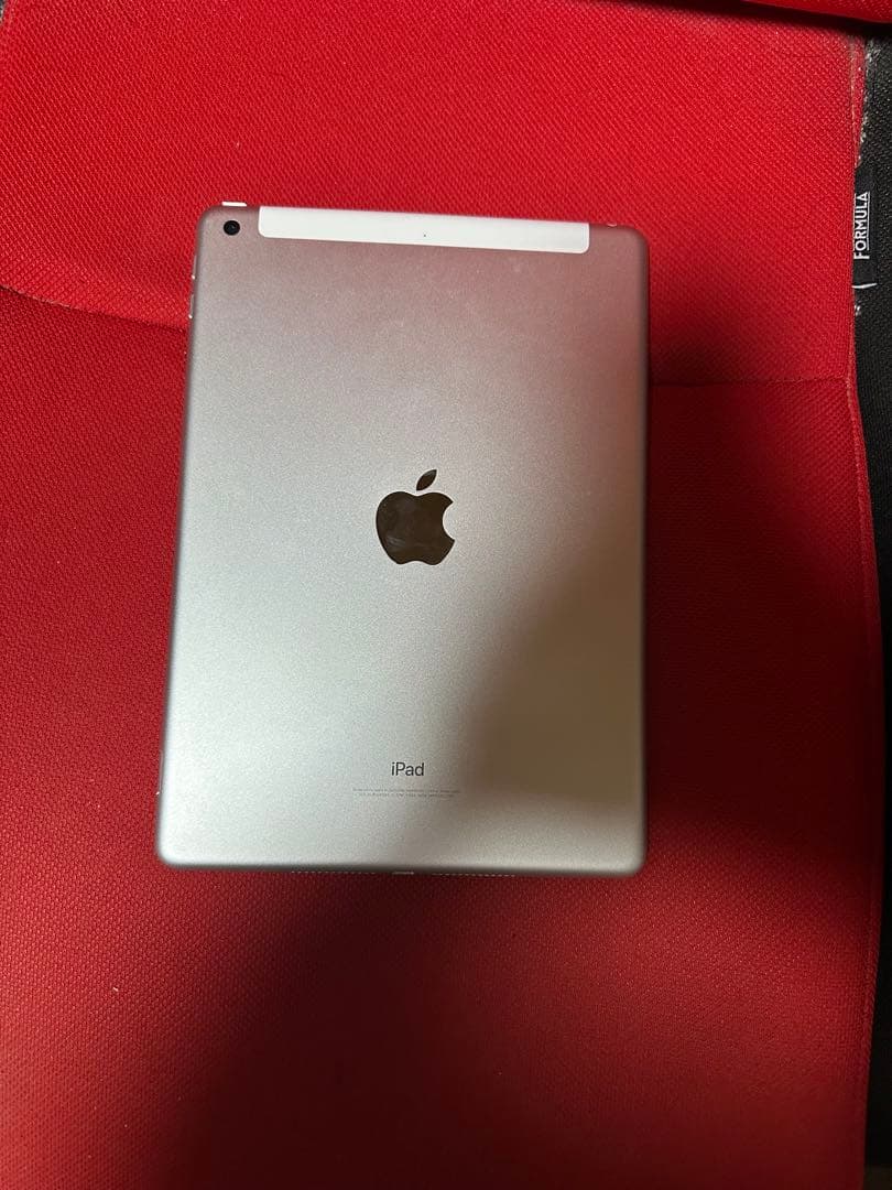 Apple iPad 第6世代　Wi-Fiモデル　128GB