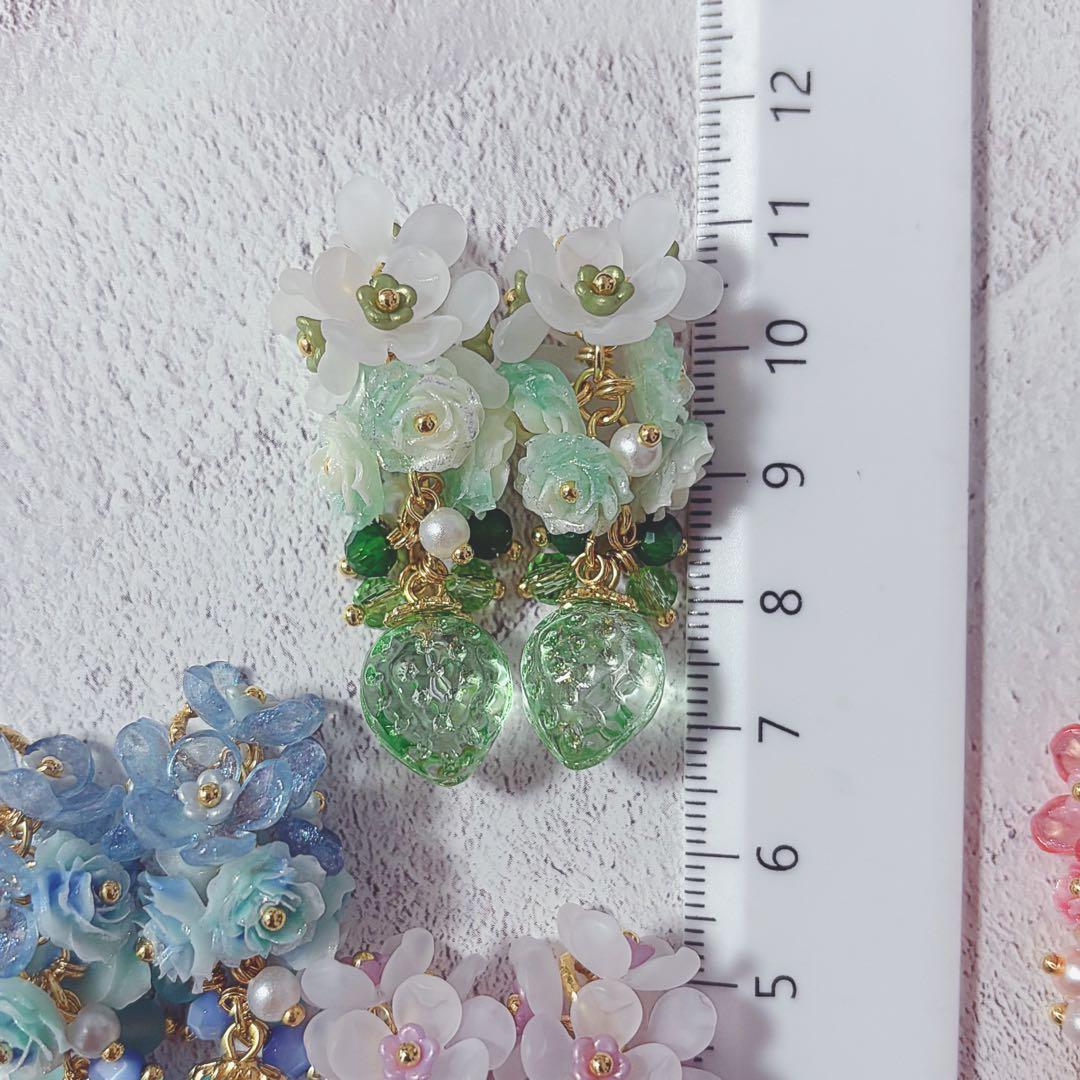 No.214 ガラスいちごチャーム　4ペア