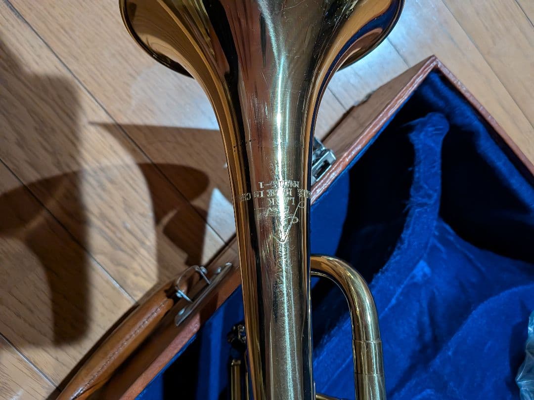 トランペット 金管楽器 ハードケース付き ゴールド