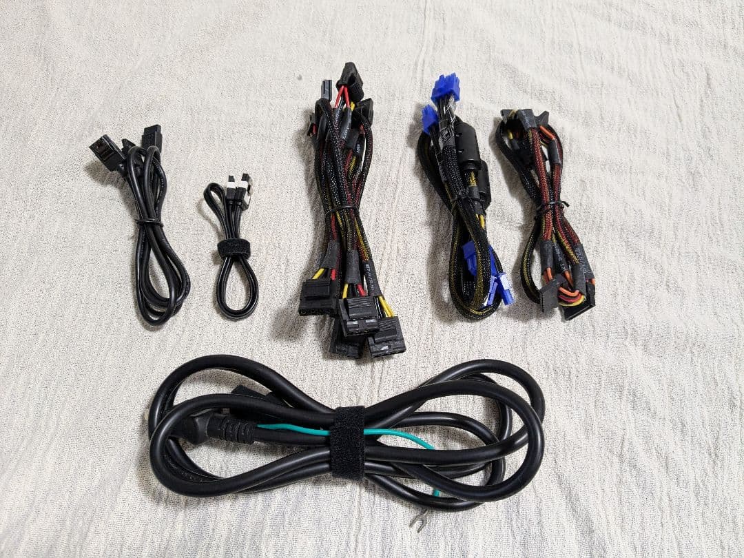 キューブ型Mini-ITX自作PC　Core i5-4570S