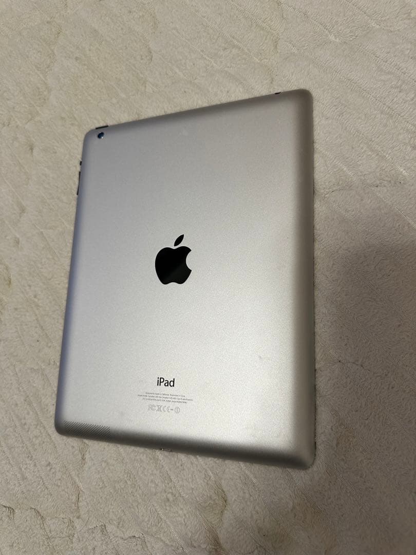 Apple iPad 本体 シルバー 保護ケース付き