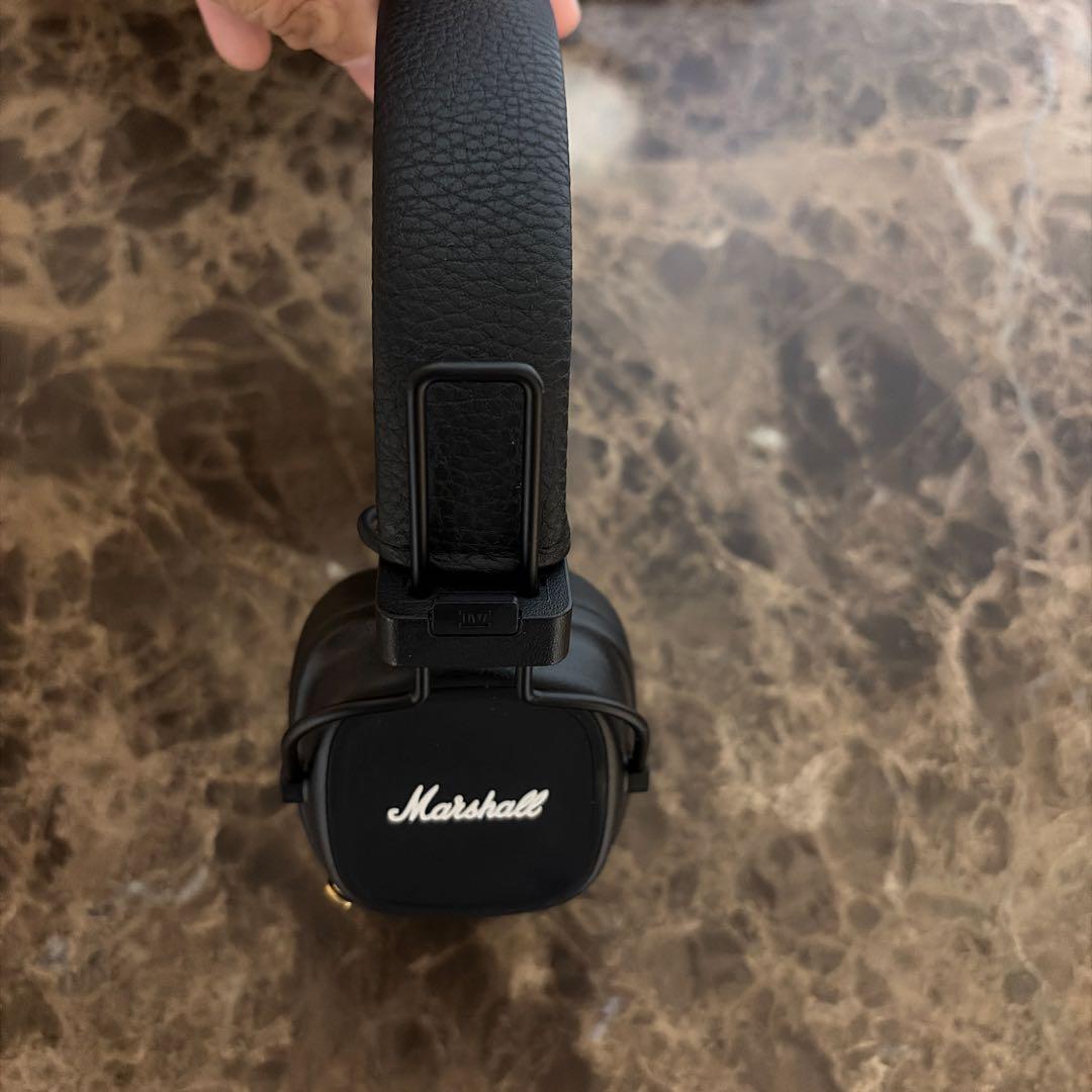 Marshall ブラック ワイヤレスヘッドホン
