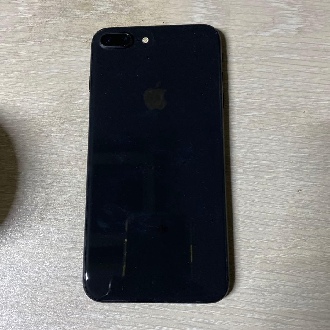 Apple iPhone 8 Plus ジェットブラック