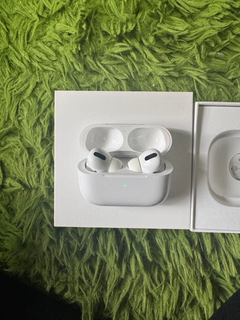 AirPods Pro 本体 充電ケース付き　第一世代