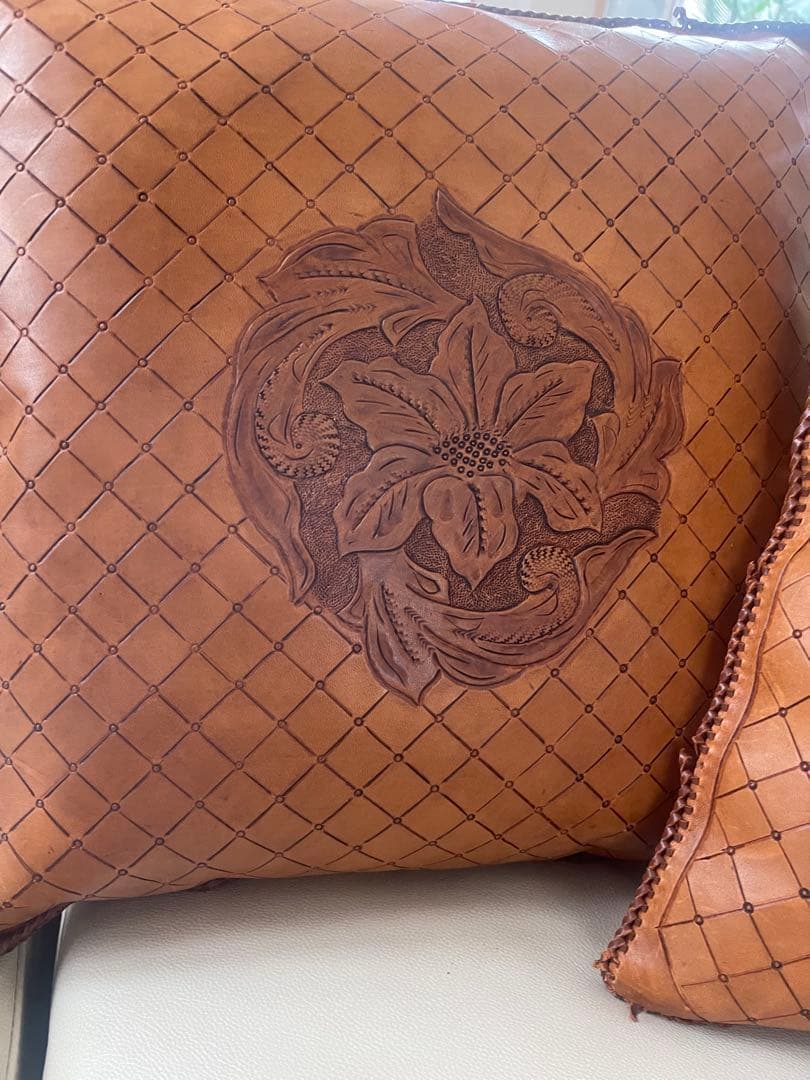 レザー製　花柄クッション3個セット　ソファ　アンティーク