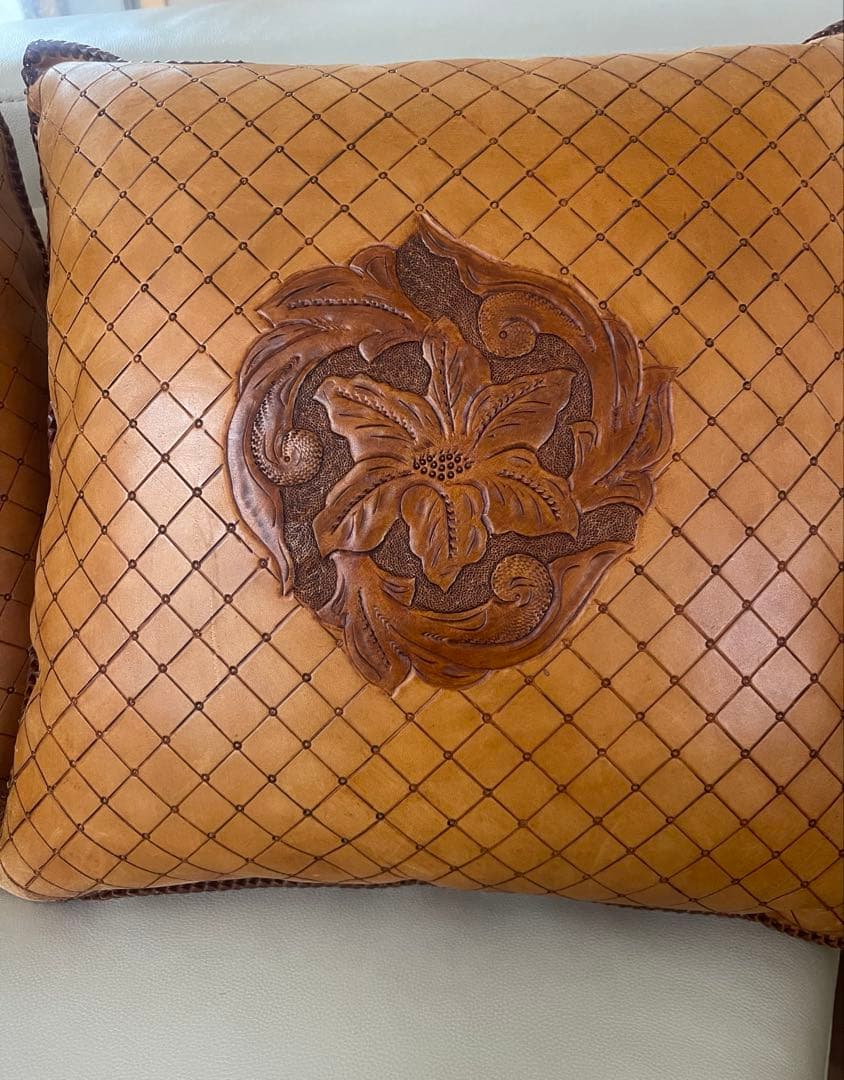 レザー製　花柄クッション3個セット　ソファ　アンティーク