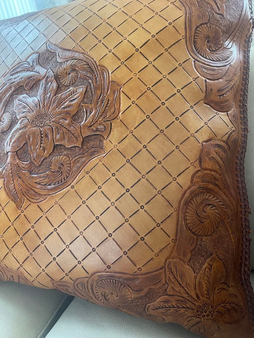 レザー製　花柄クッション3個セット　ソファ　アンティーク