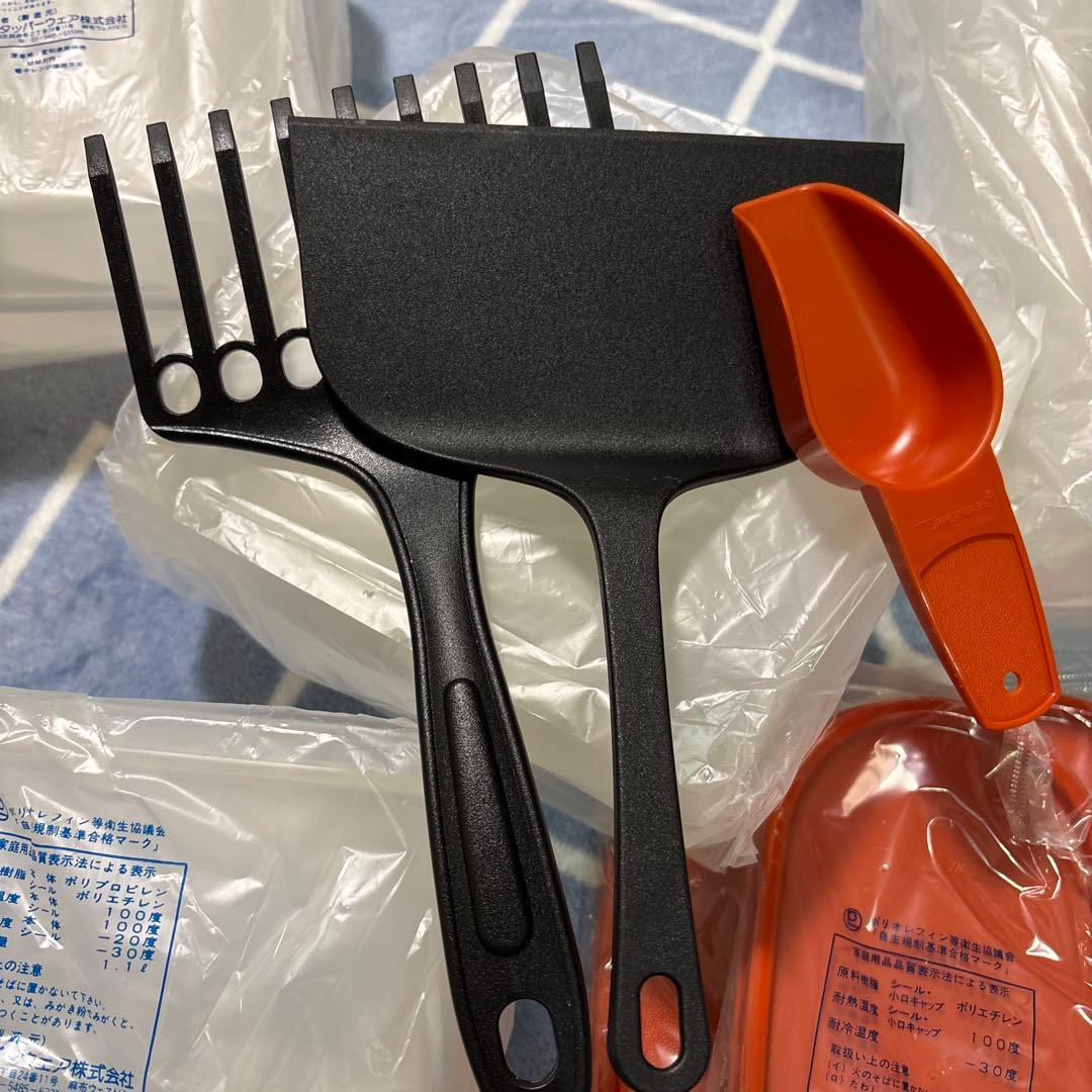 タッパーウェア　だえんMM6個　ボトルなど