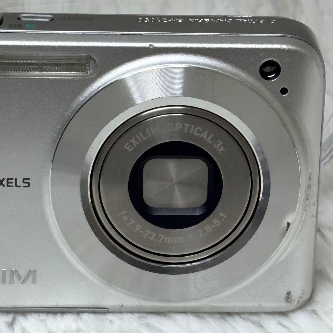 CASIO カメラ　エクシリム　EX-Z1050 シルバー コンデジ　動作品