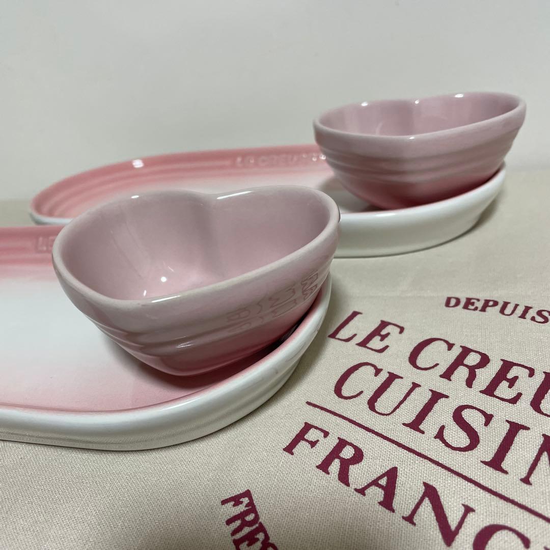 《美品》ルクルーゼ オブロングプレート＆ハートラムカン 4点セット ピンク