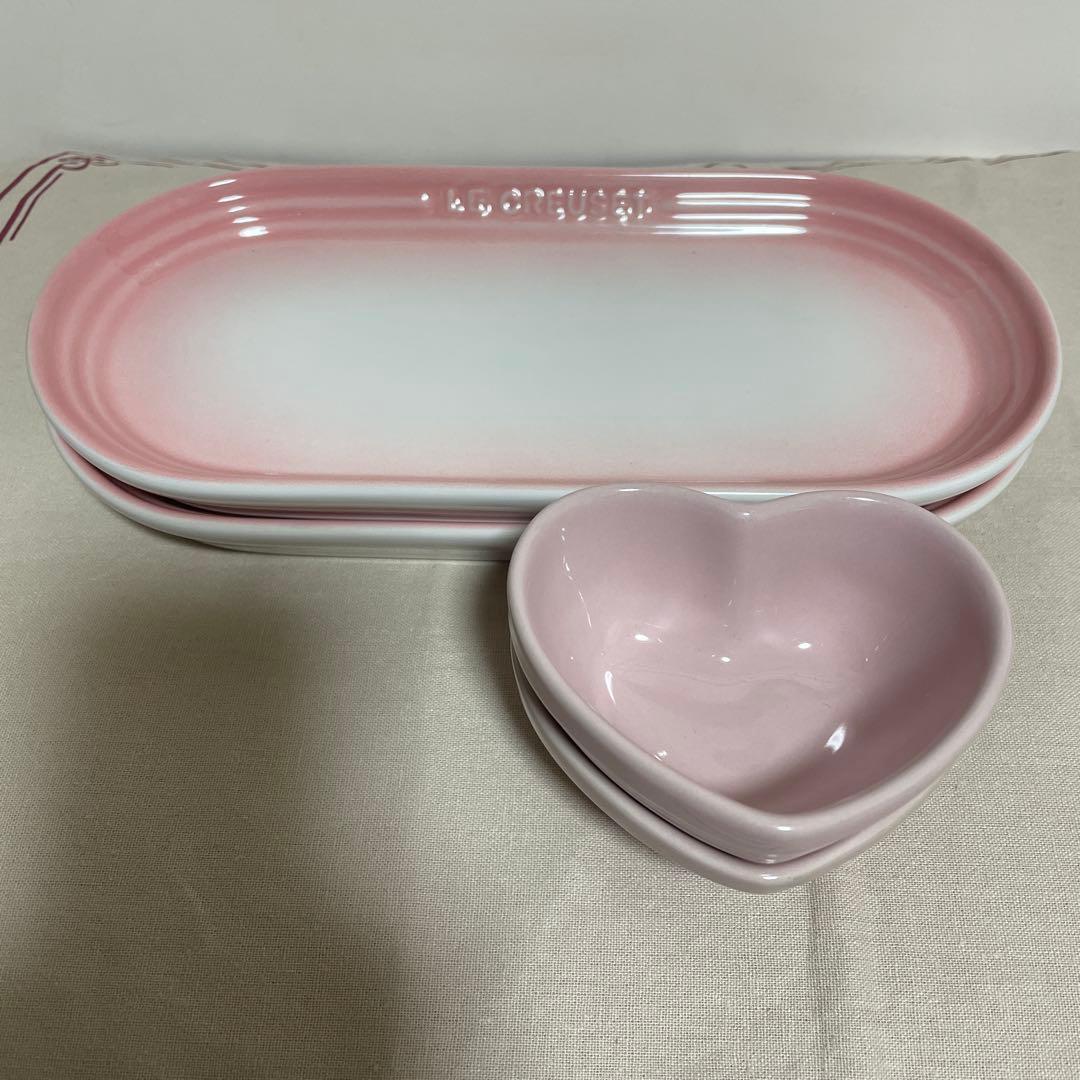 《美品》ルクルーゼ オブロングプレート＆ハートラムカン 4点セット ピンク