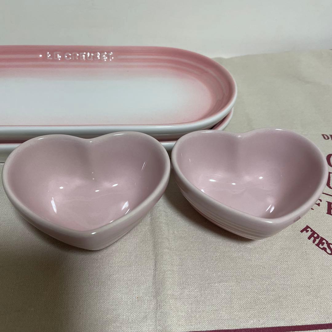 《美品》ルクルーゼ オブロングプレート＆ハートラムカン 4点セット ピンク