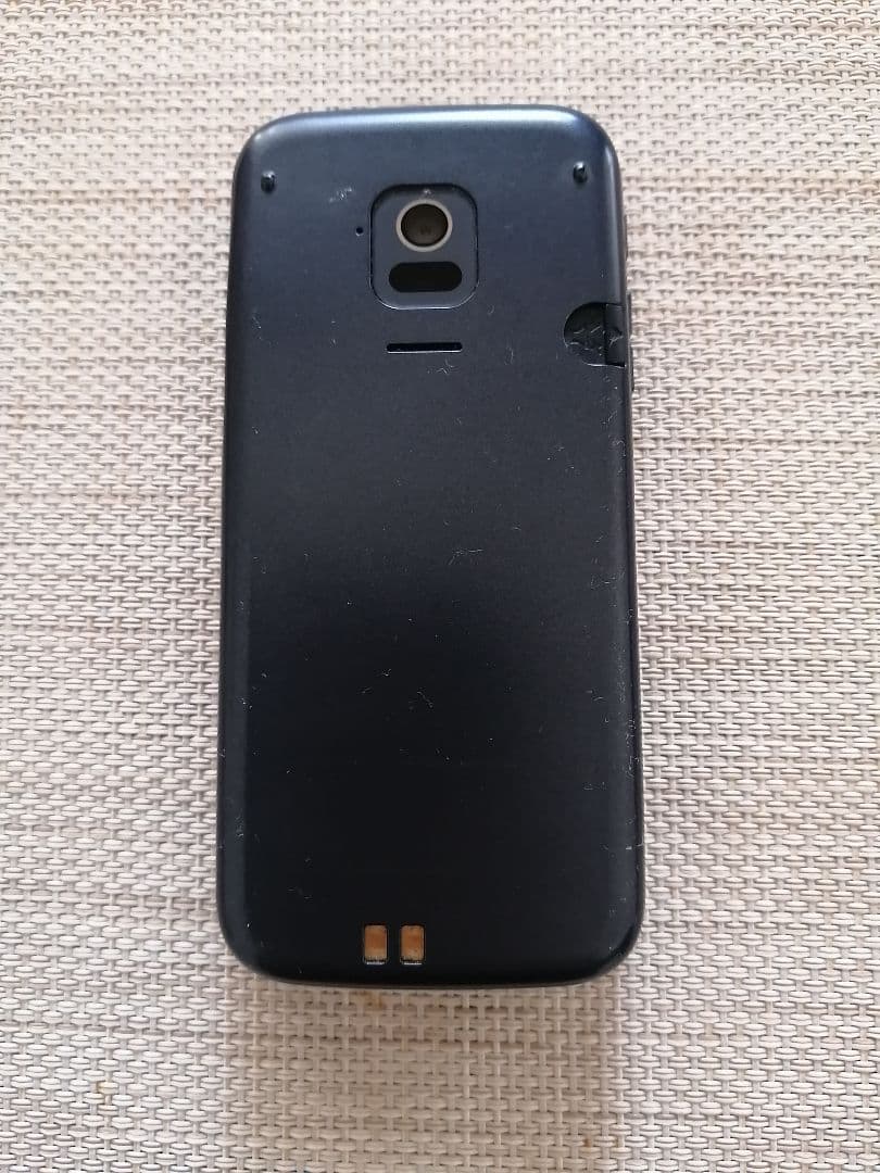 docomoらくらくホン F-01M 携帯電話 ACアダプタ 卓上ホルダー付き