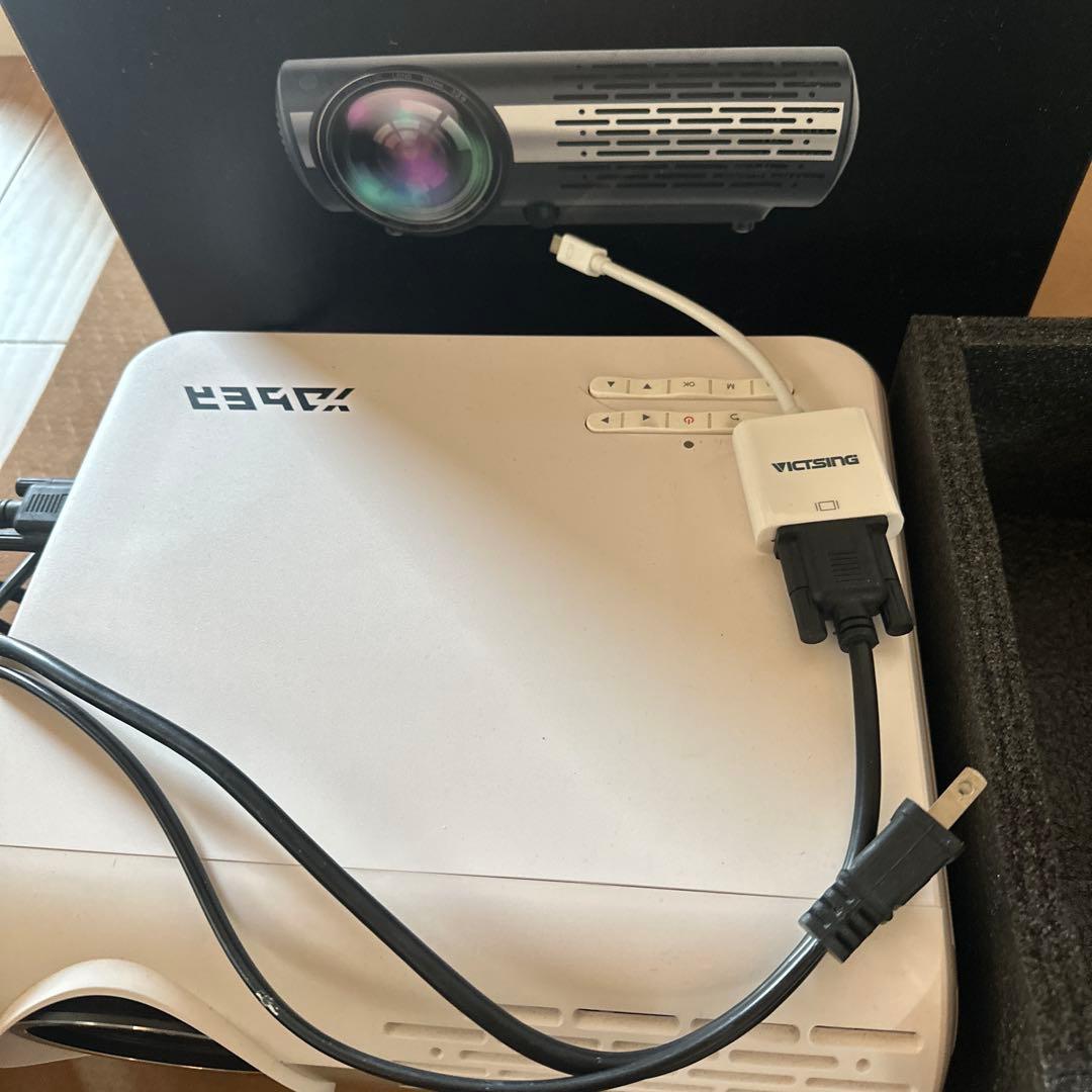 YABER Y30 LEDプロジェクター 本体　付属品、説明書付き