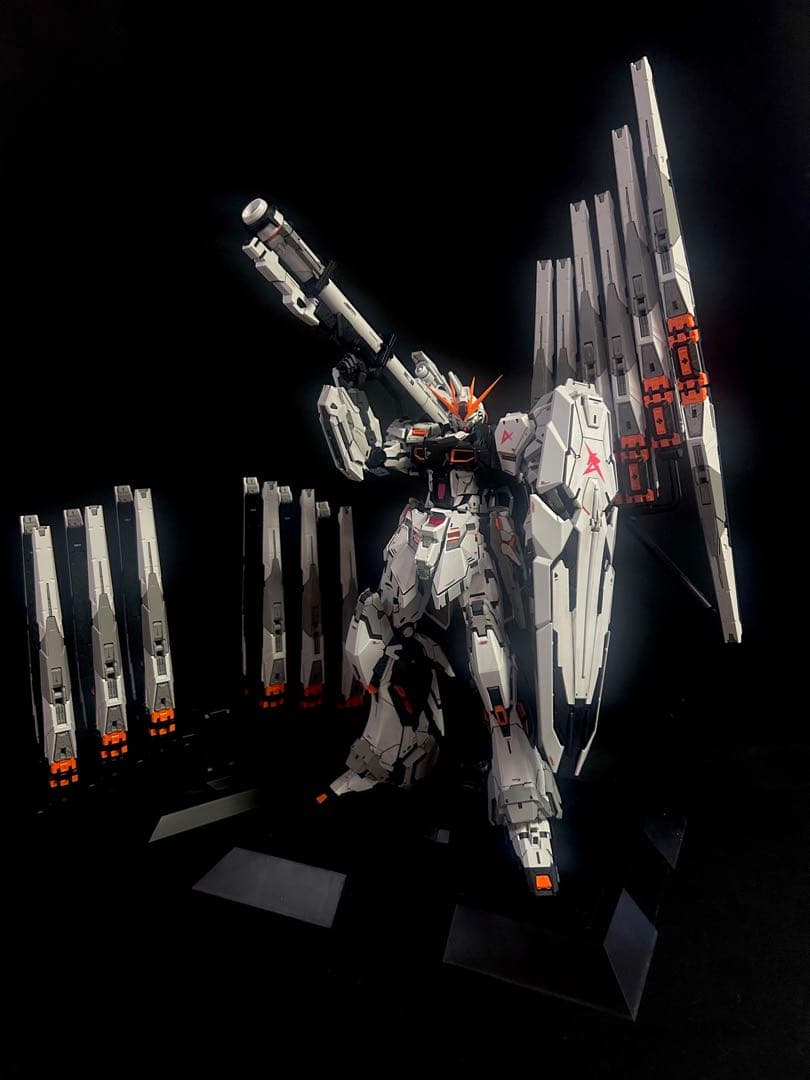 MG 1/100 RX-93 νGundam νガンダム徹底改修塗装済み完成品