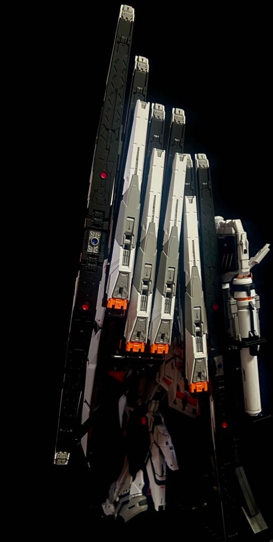 MG 1/100 RX-93 νGundam νガンダム徹底改修塗装済み完成品