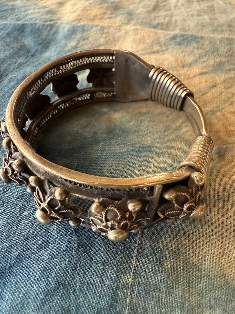 ◯ビンテージ ミャオ族のバングル　Ｓ14