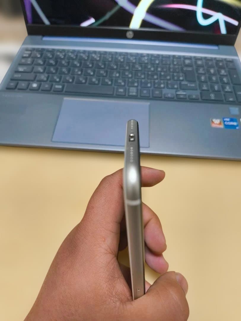 Apple iPhonese2 ホワイト 64GB レザーケース付き